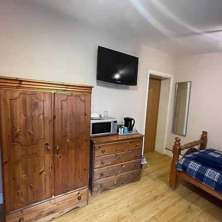 Abbey Guest House ميلتون كينيز المظهر الخارجي الصورة
