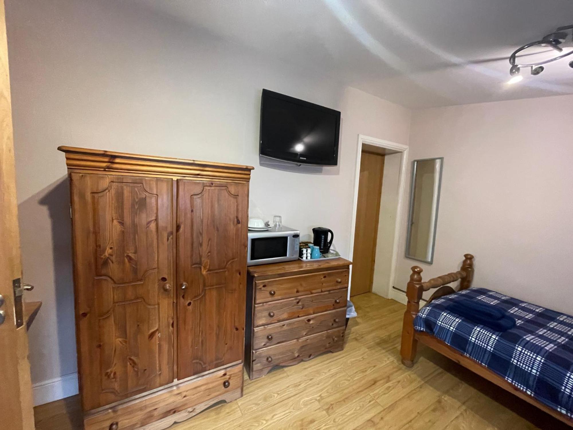 Abbey Guest House ميلتون كينيز المظهر الخارجي الصورة