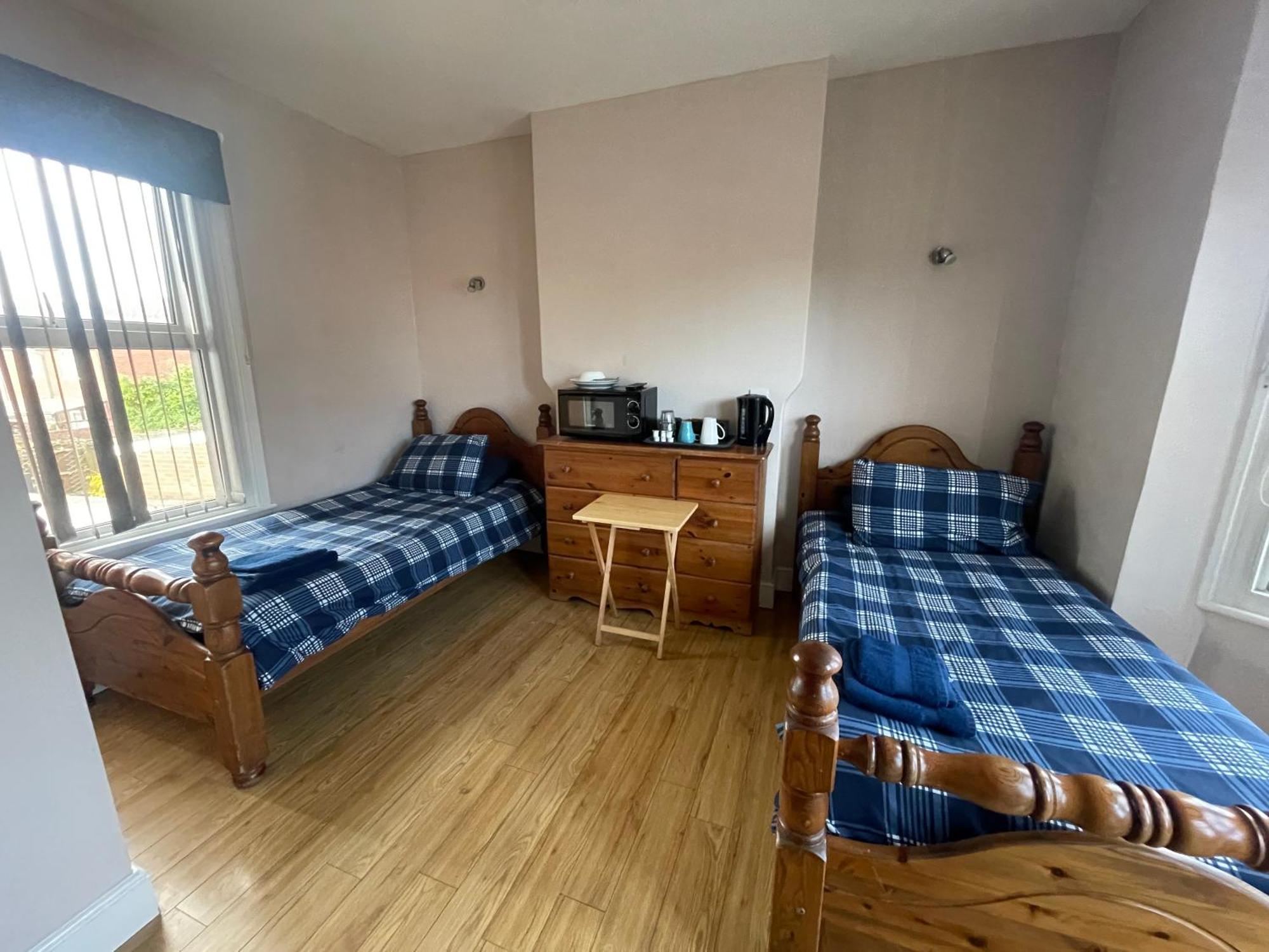 Abbey Guest House ميلتون كينيز المظهر الخارجي الصورة