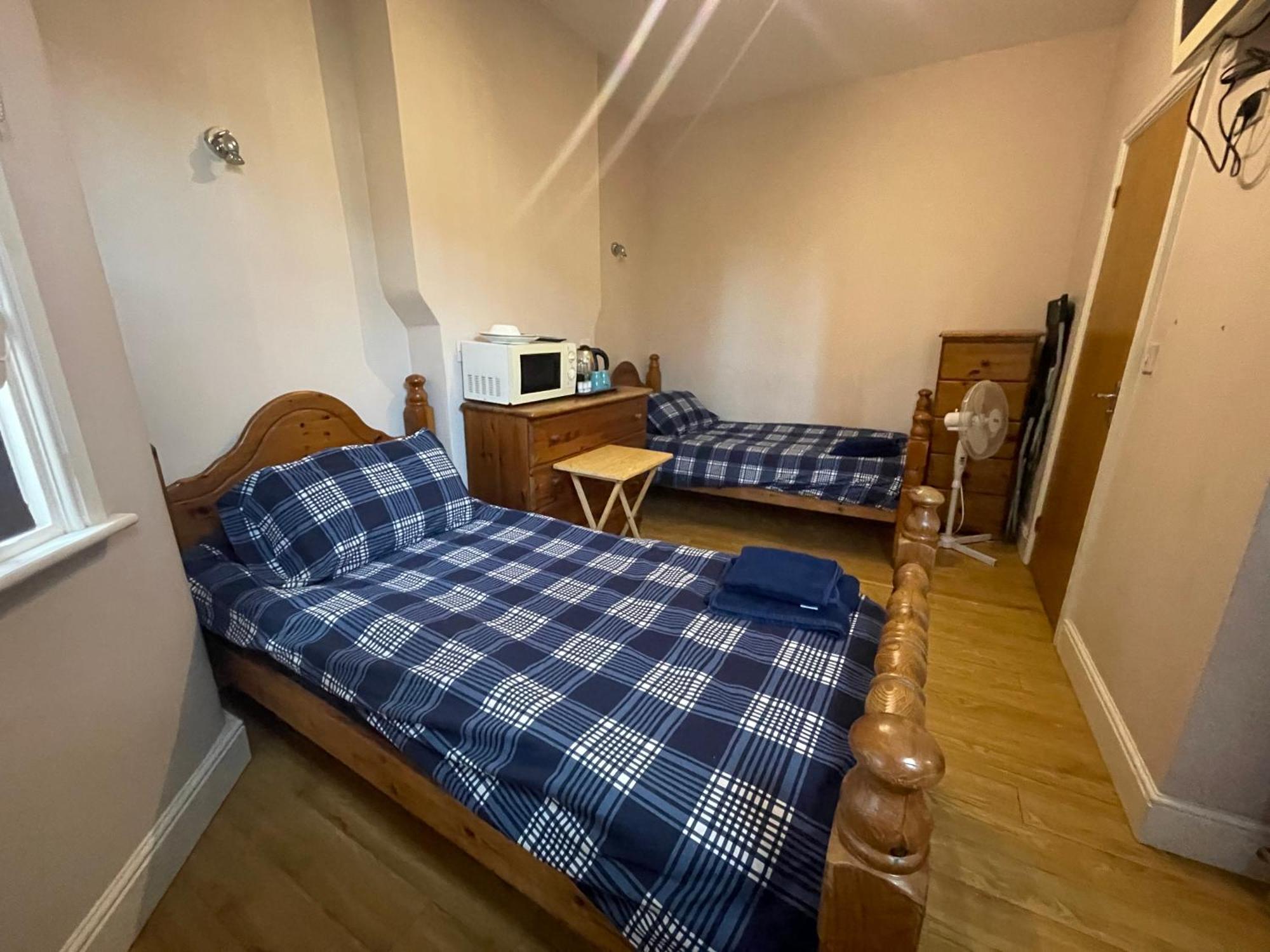 Abbey Guest House ميلتون كينيز المظهر الخارجي الصورة